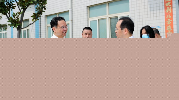 鄭州市委常委、市紀(jì)委書記杜新軍一行蒞臨鄭鍋調(diào)研指導(dǎo)工作